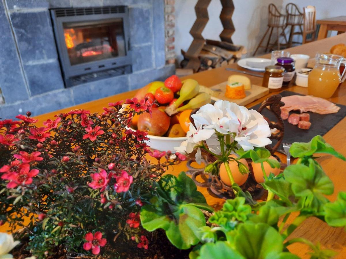 Aux Saveurs D'Enneille Bed & Breakfast Дюрби Екстериор снимка