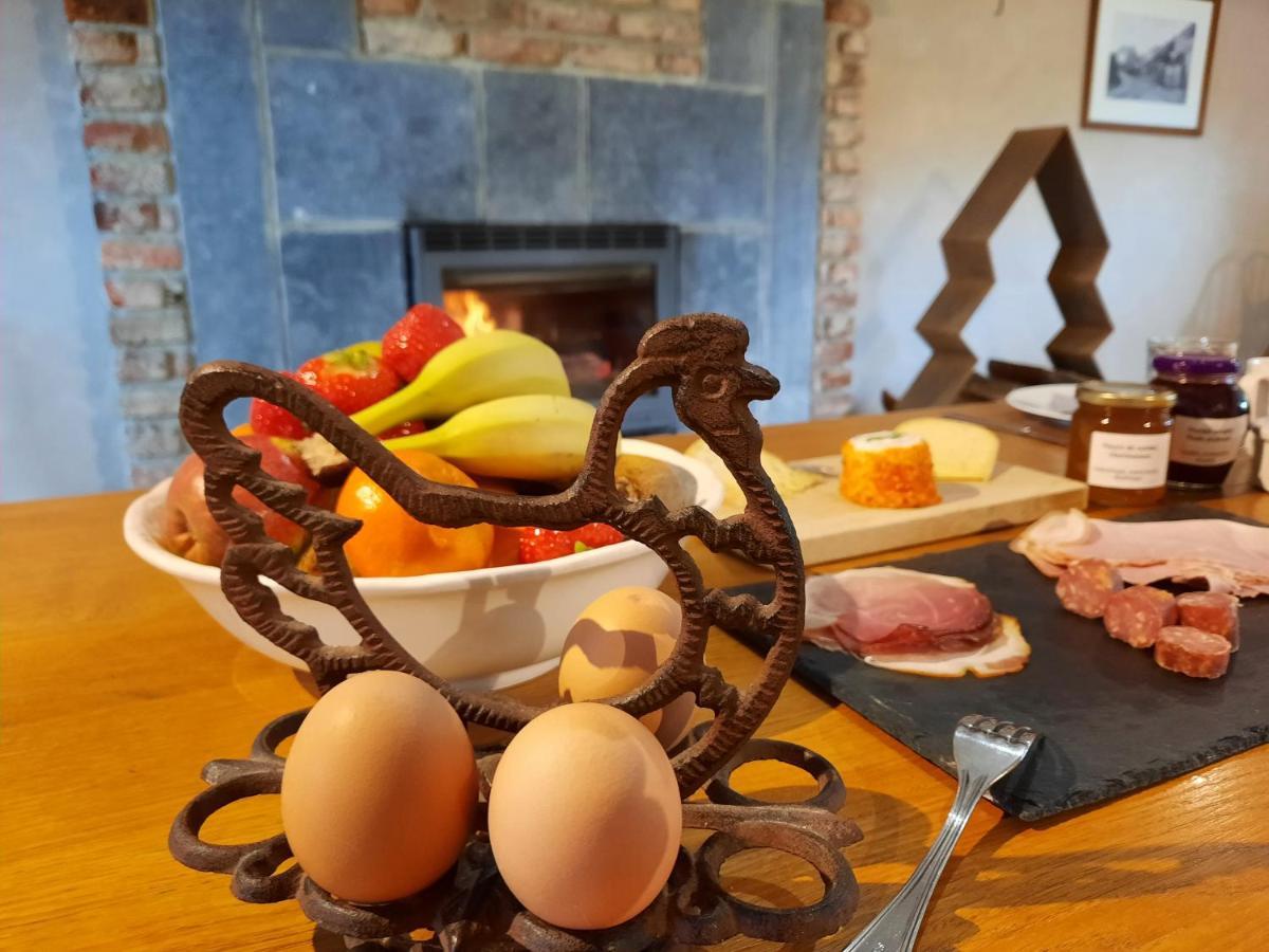 Aux Saveurs D'Enneille Bed & Breakfast Дюрби Екстериор снимка