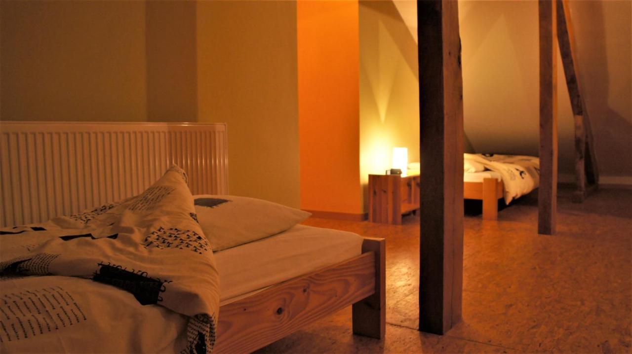 Aux Saveurs D'Enneille Bed & Breakfast Дюрби Екстериор снимка