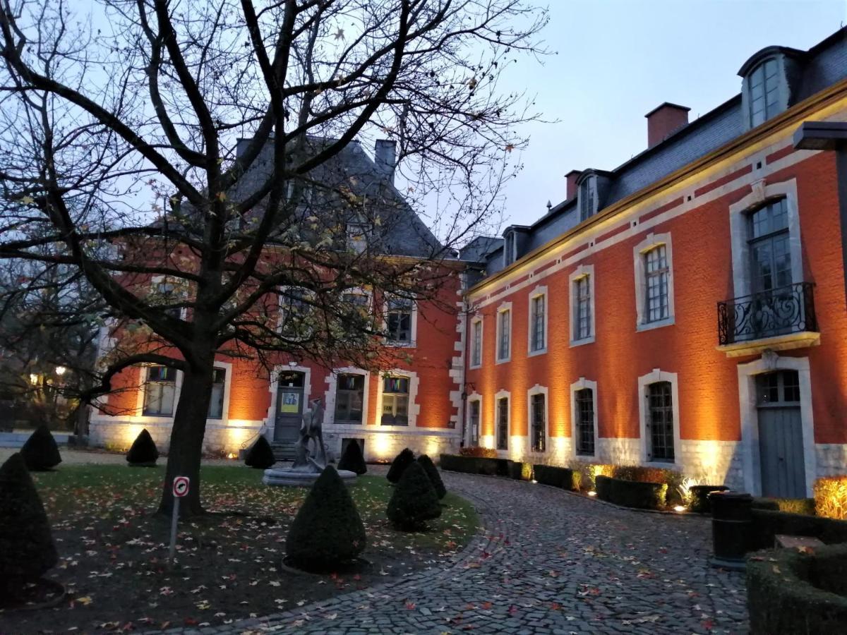 Aux Saveurs D'Enneille Bed & Breakfast Дюрби Екстериор снимка