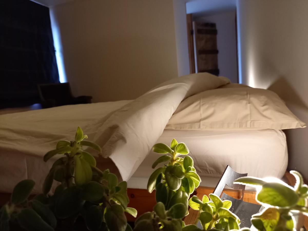 Aux Saveurs D'Enneille Bed & Breakfast Дюрби Екстериор снимка