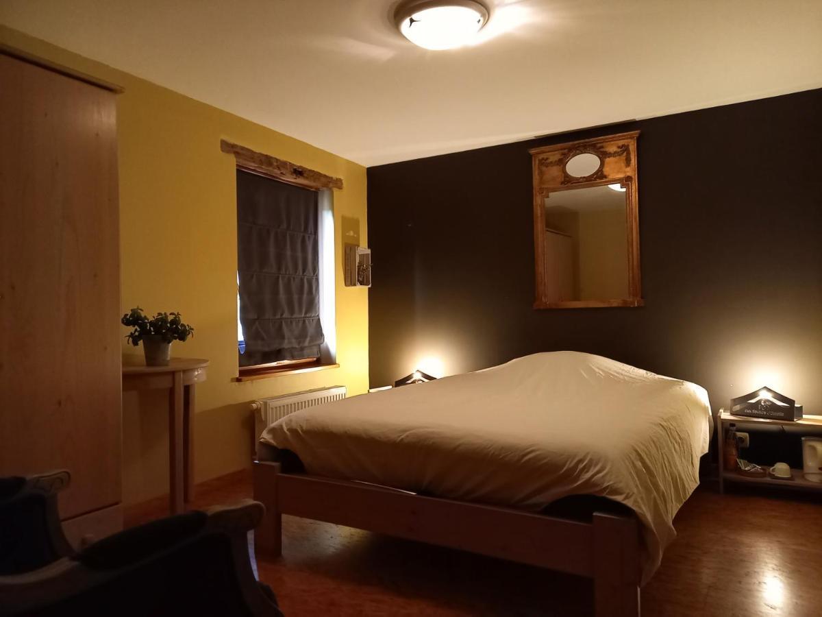 Aux Saveurs D'Enneille Bed & Breakfast Дюрби Екстериор снимка